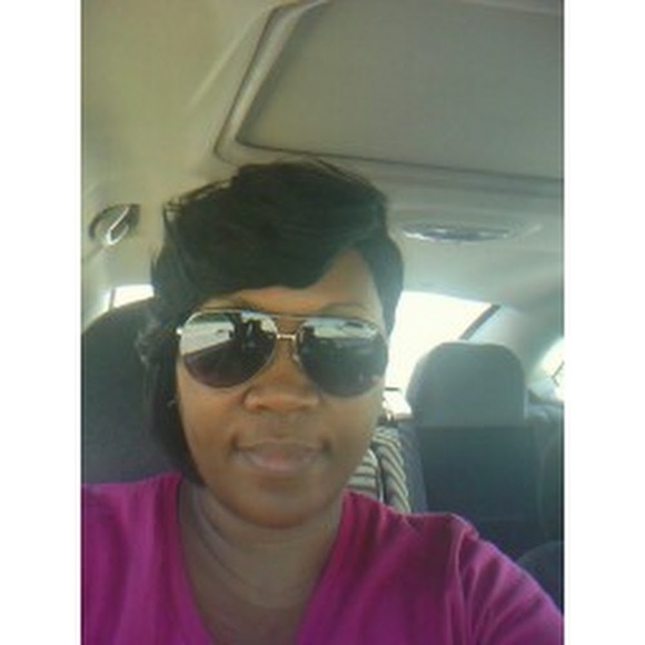 Meet your Posher, Bobbie - Picture 1 of 1